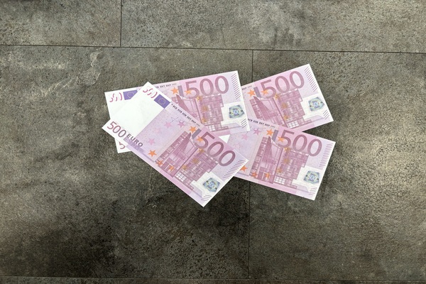 2000 euro in biljetten