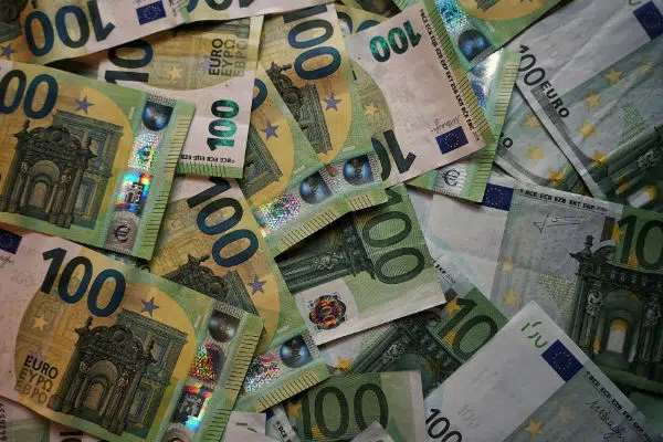 Luipaard kraam Wegversperring 300 euro lenen zonder BKR? Binnen 24 uur op je rekening