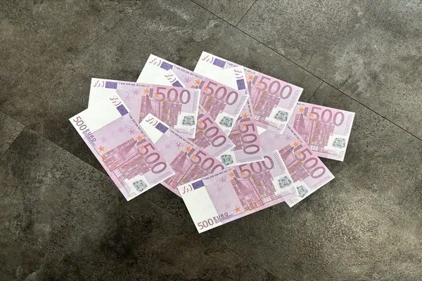 5000 euro in biljetten
