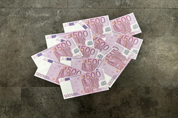 5500 euro in biljetten
