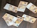 eurobiljetten met een liniaal
